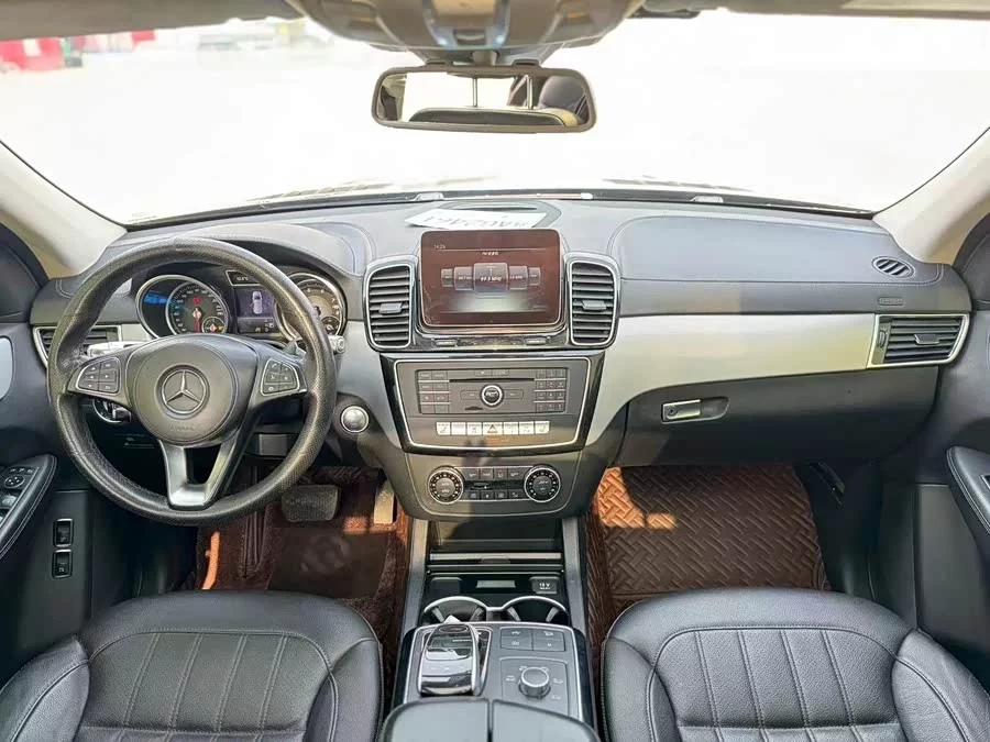 Mercedes Benz GLS