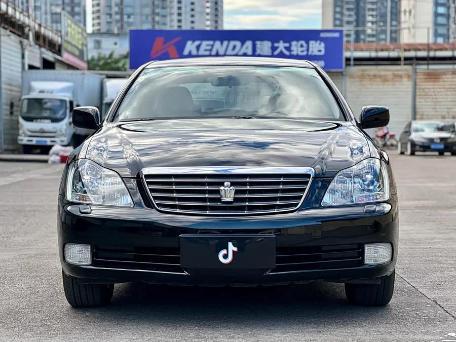 Toyota crown