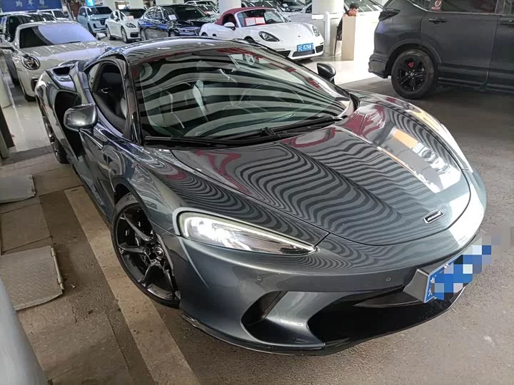 McLaren GT