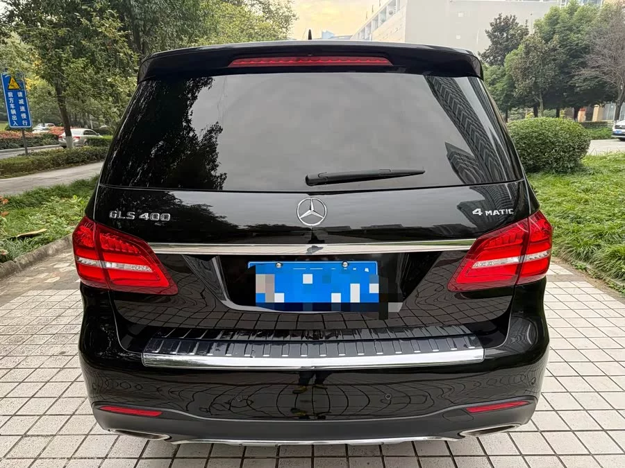 Mercedes Benz GLS