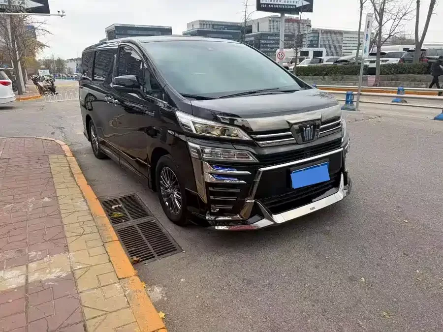 Toyota Crown Vellfire