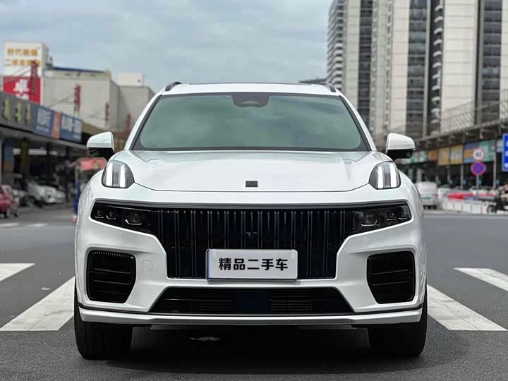 Lynk & Co 09