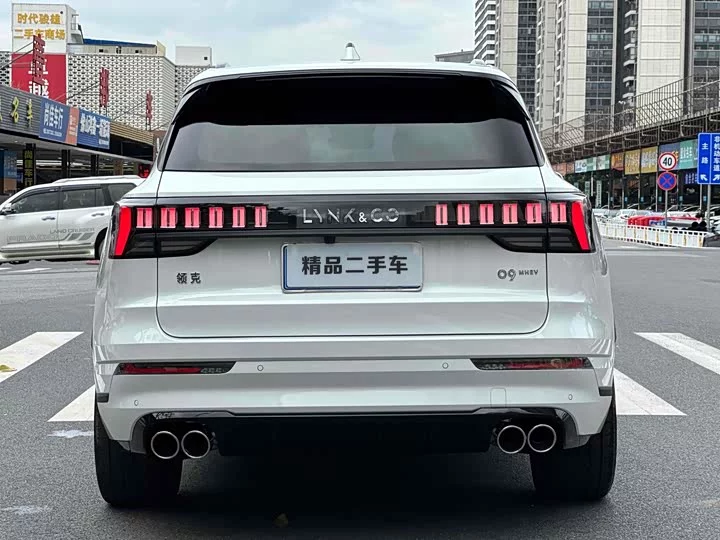 Lynk & Co 09