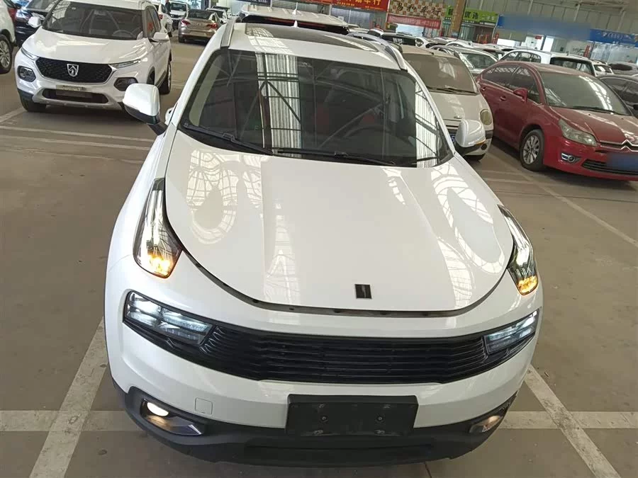 Lynk & Co 01