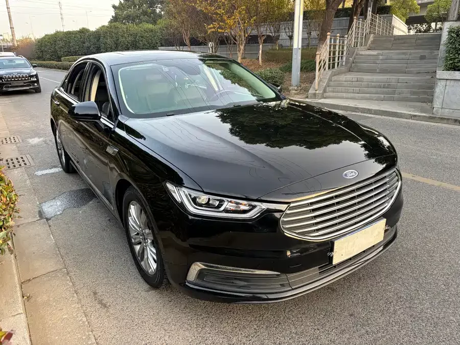 Ford Taurus