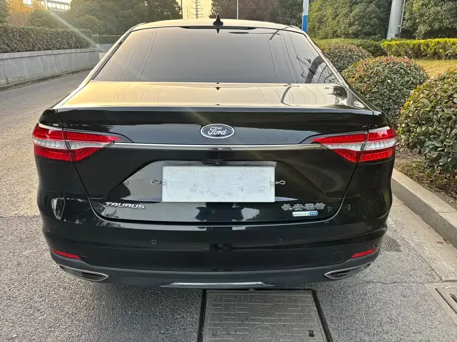 Ford Taurus