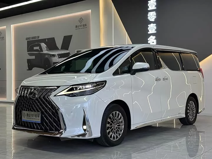 Lexus LM