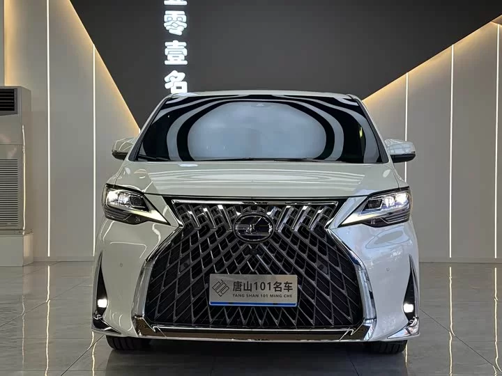 Lexus LM