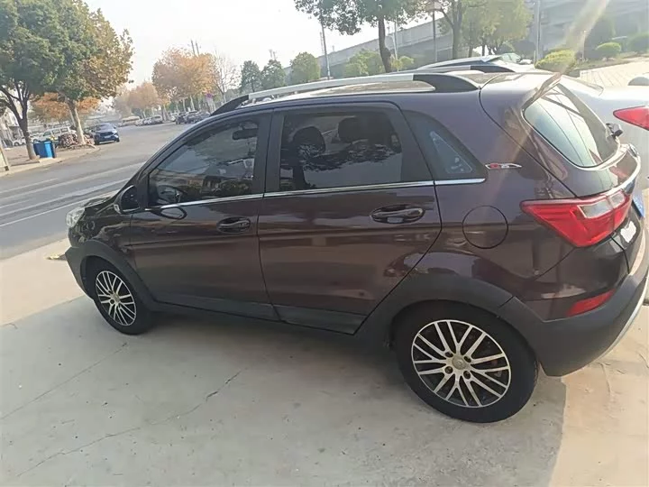 BAIC Q25
