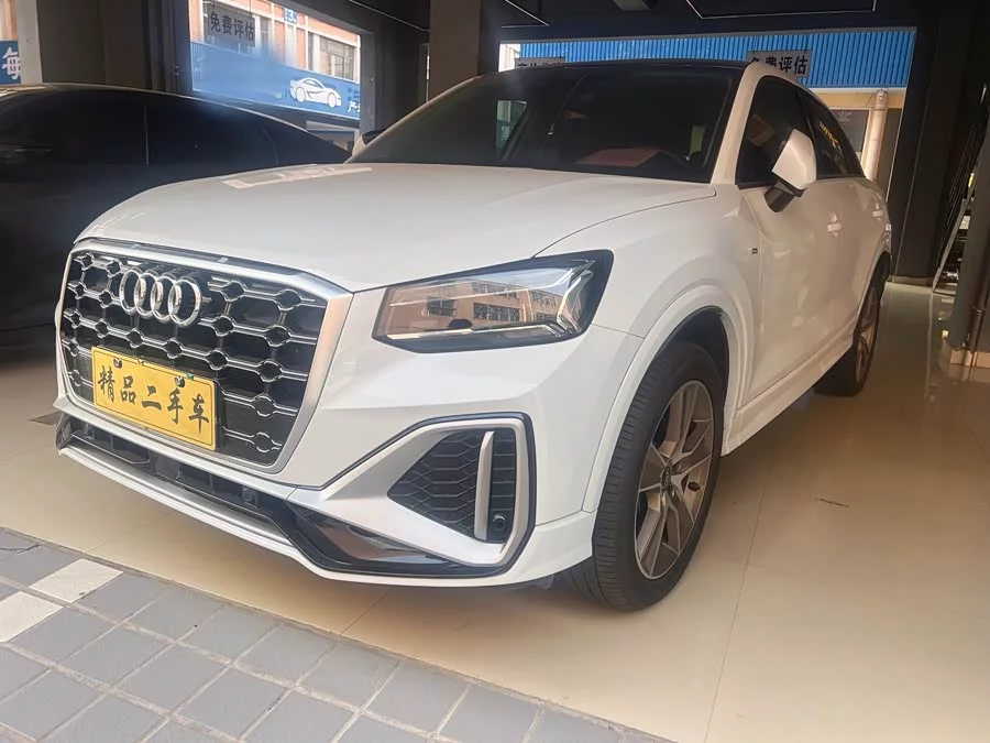 Audi Q2L