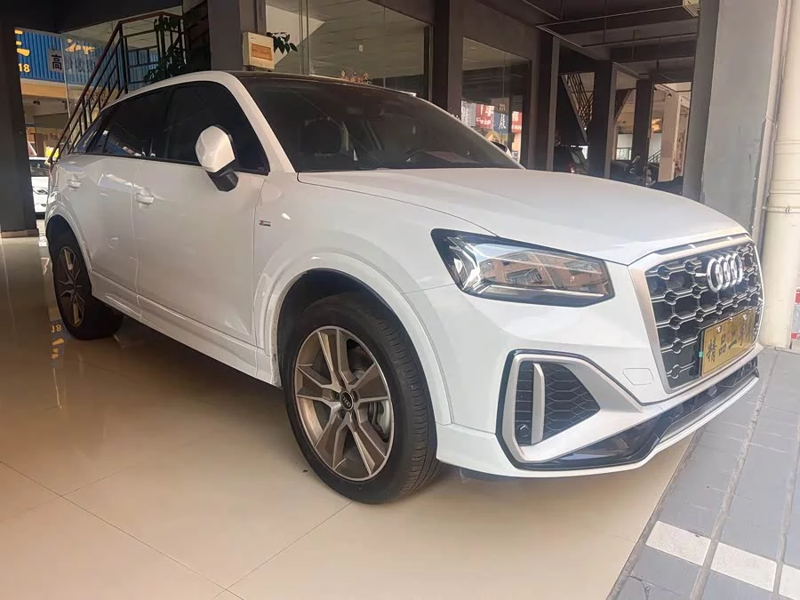 Audi Q2L