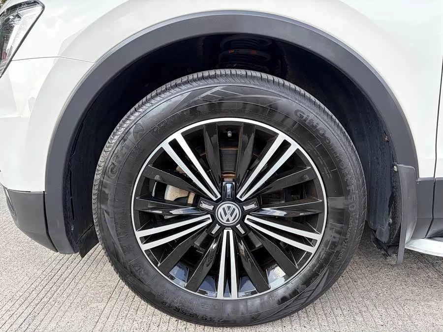 Volkswagen Tiguan L
