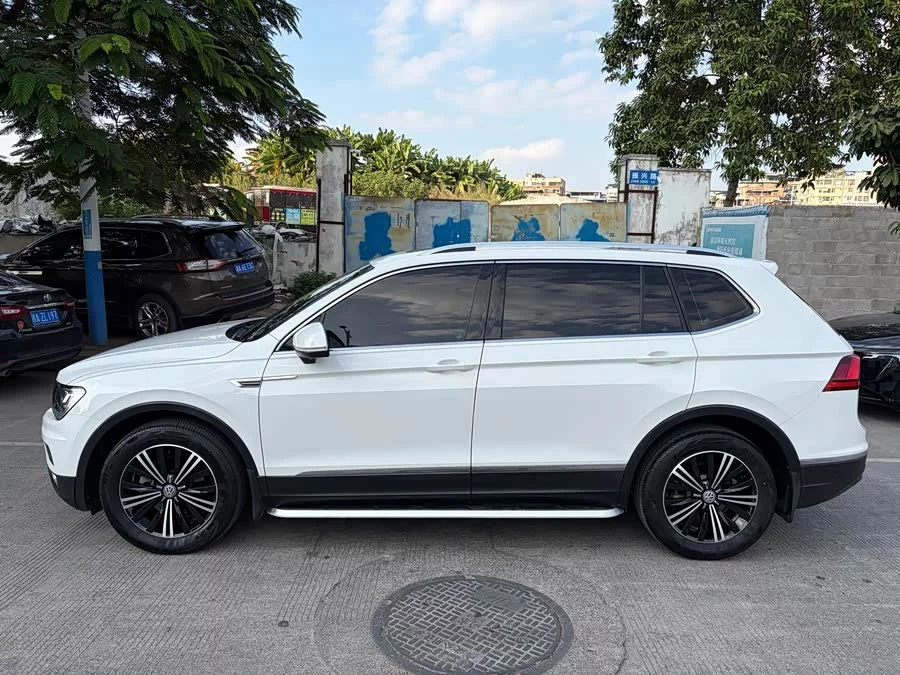 Volkswagen Tiguan L