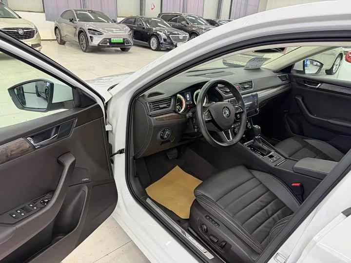 Skoda SuperB