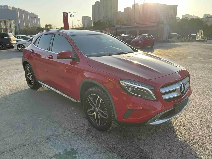 Mercedes Benz GLA
