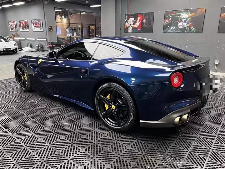 ferrari F12berlinetta