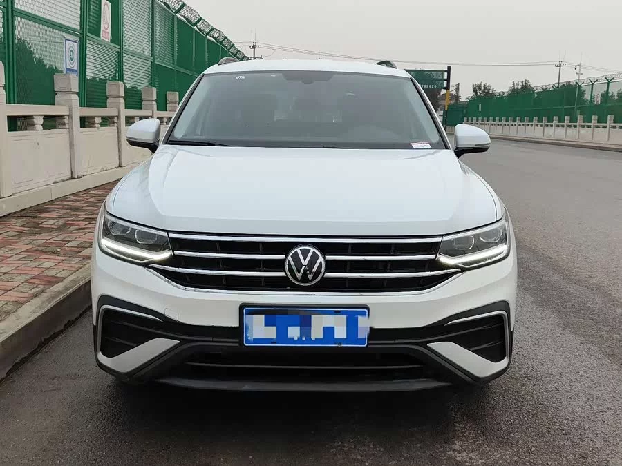 Volkswagen Tiguan L