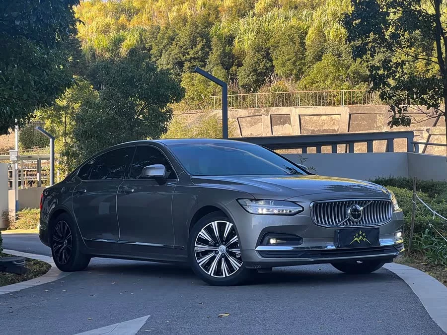 Volvo S90