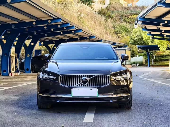 Volvo S90 plug-in hybrid