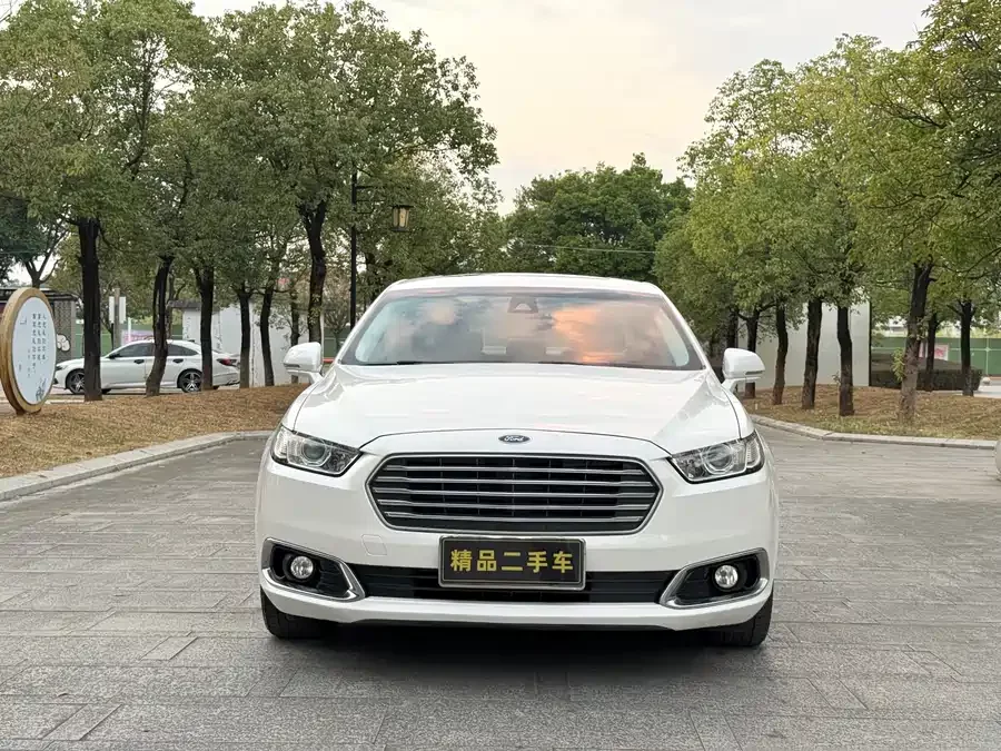 Ford Taurus