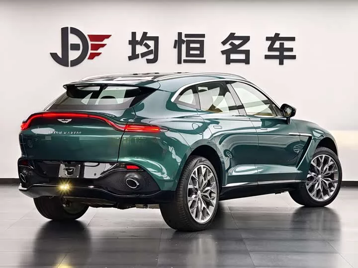 Aston Martin DBX