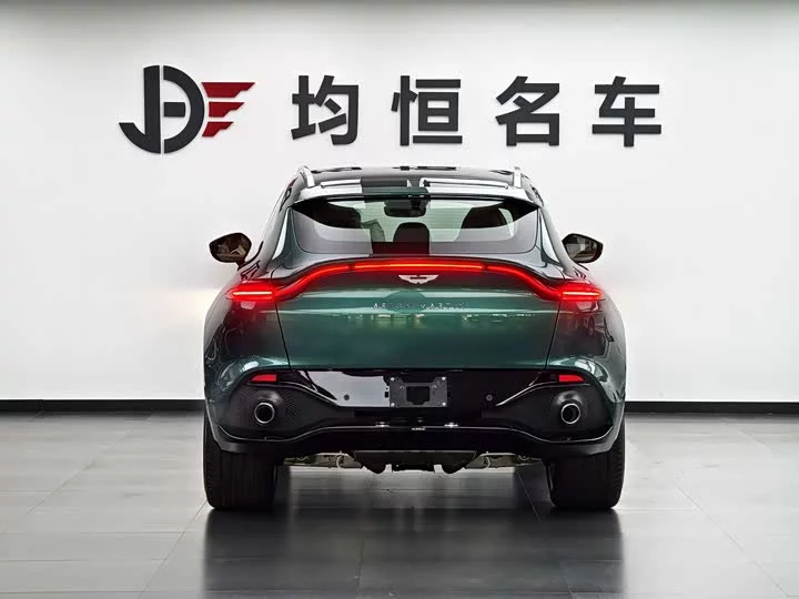 Aston Martin DBX
