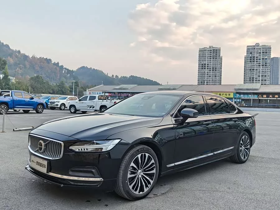 Volvo S90