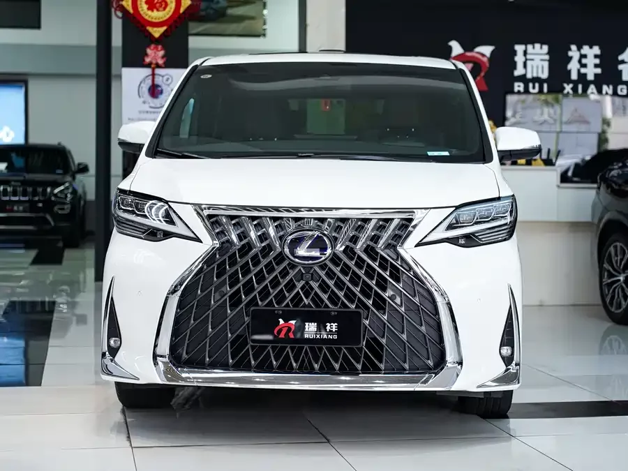 Lexus LM