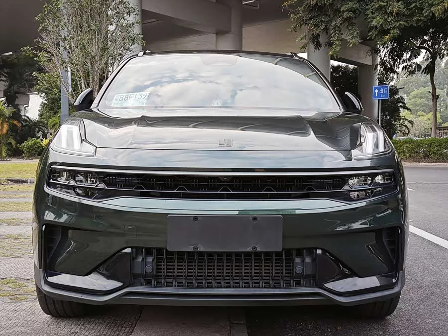 Lynk & Co 06