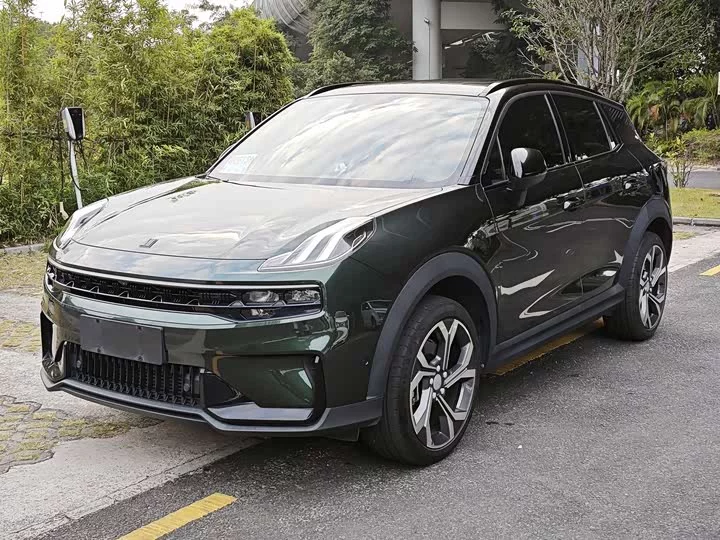 Lynk & Co 06