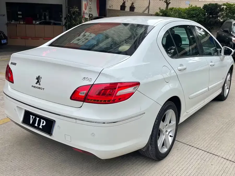 Peugeot 408
