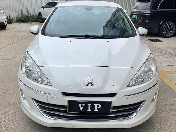 Peugeot 408