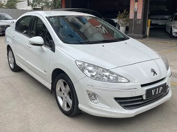 Peugeot 408