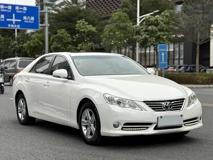 Toyota Reiz
