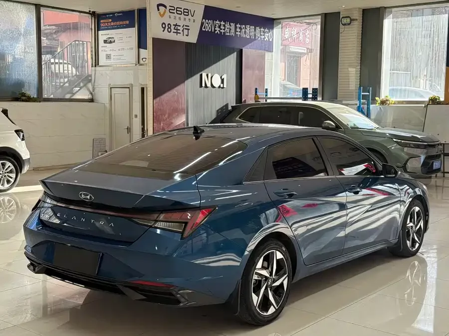 Hyundai Elantra