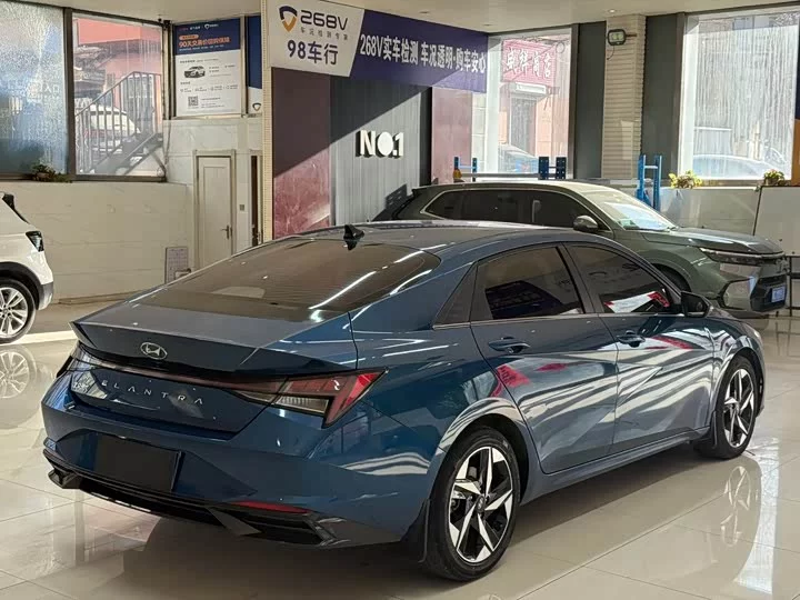 Hyundai Elantra
