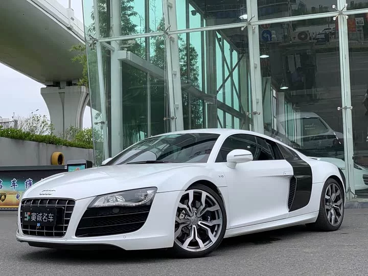 Audi R8