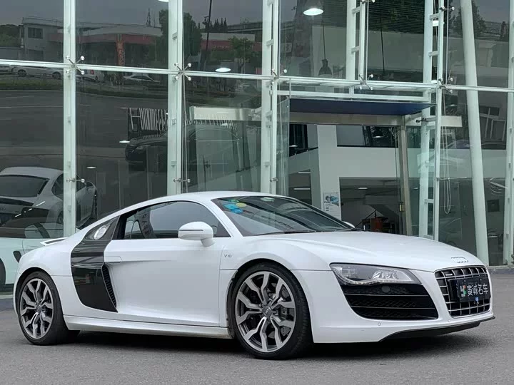 Audi R8