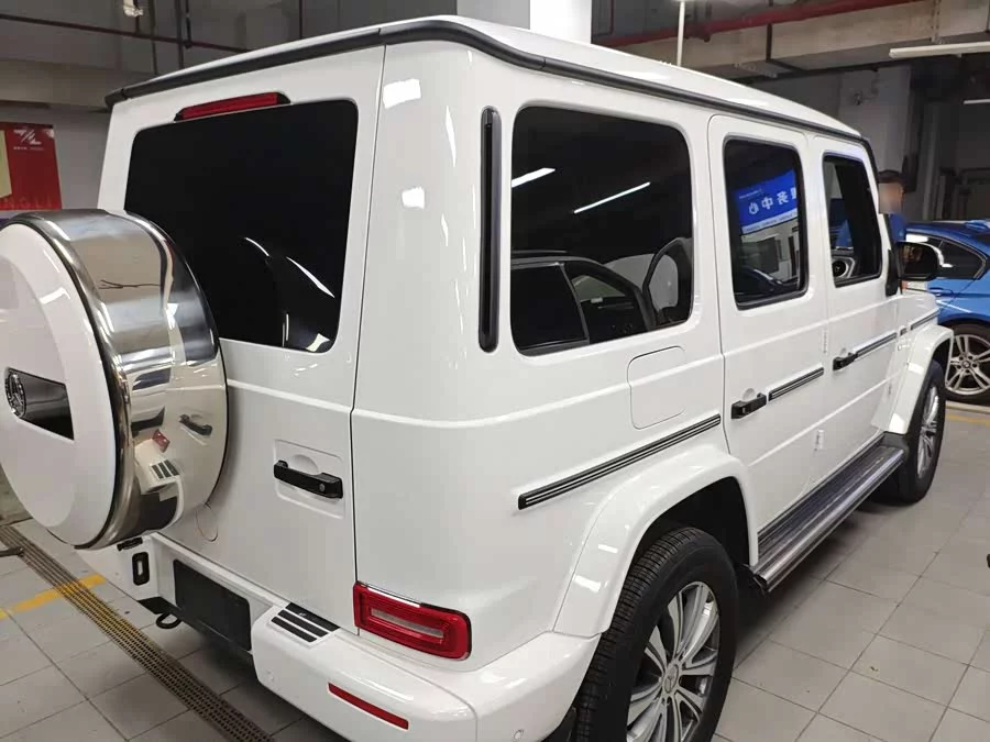 Mercedes Benz G-rated