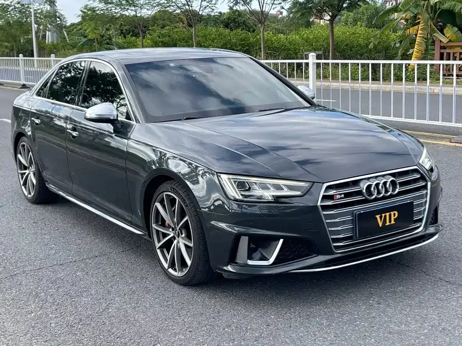 Audi S4