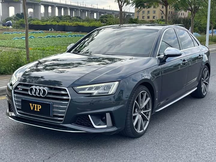 Audi S4