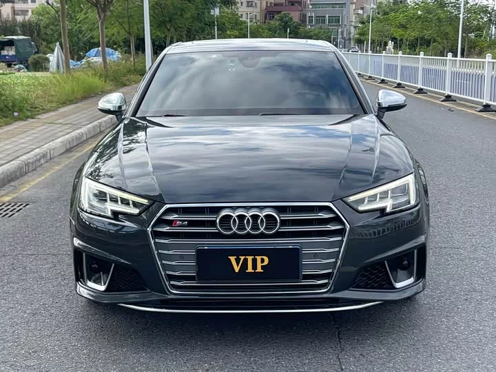 Audi S4