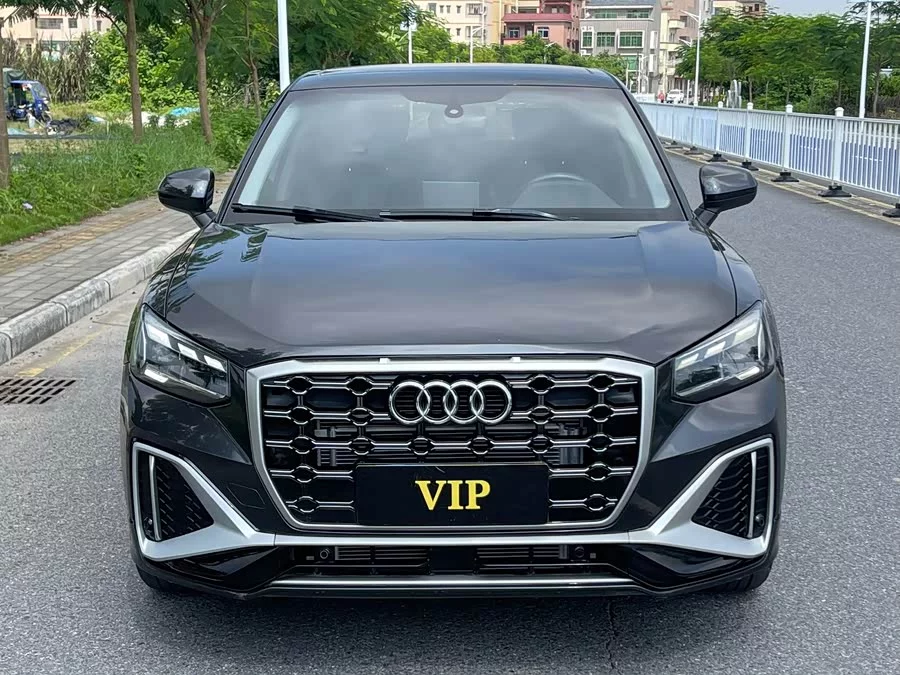 Audi Q2L