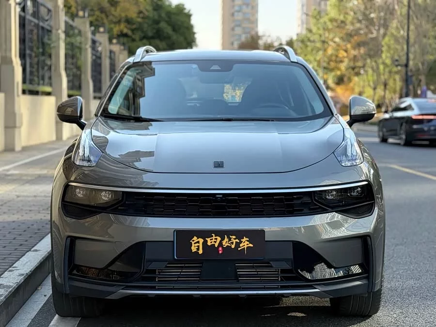 Lynk & Co 01