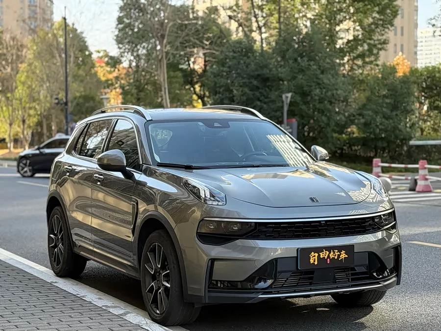 Lynk & Co 01