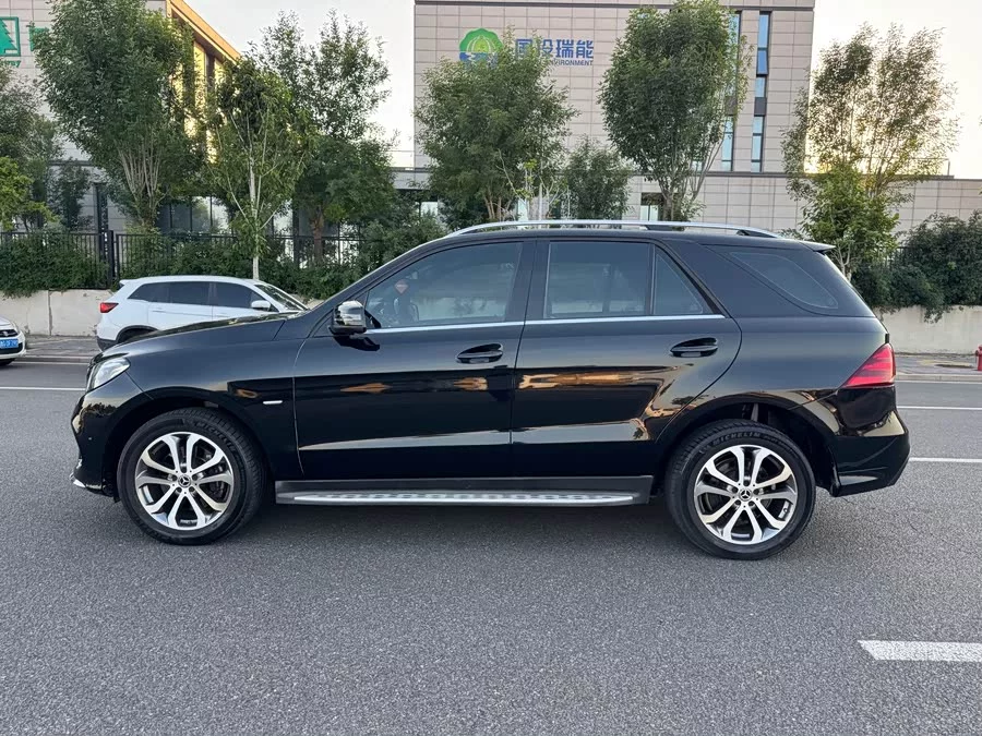 Mercedes Benz GLE (Imported)