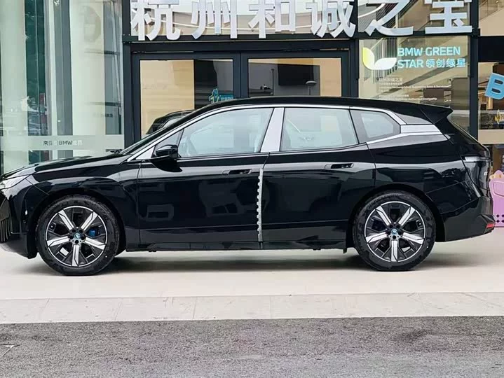 BMW iX