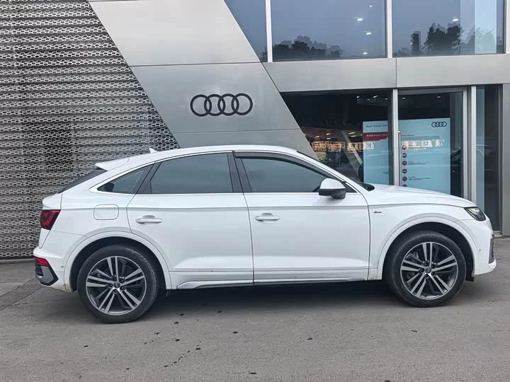 Audi Q5L Sportback