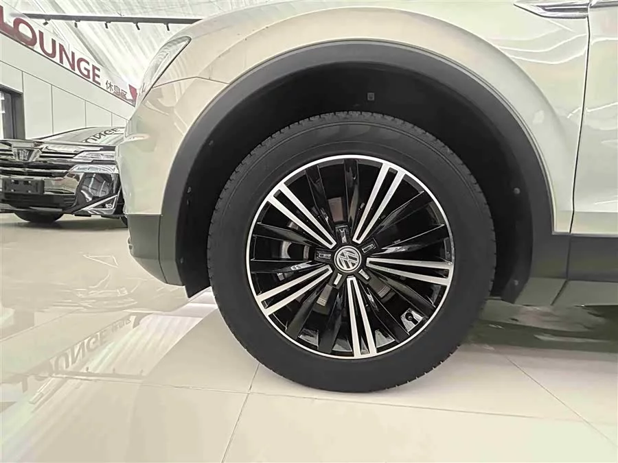 Volkswagen Tiguan L