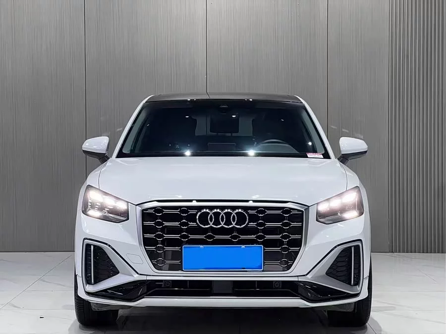 Audi Q2L